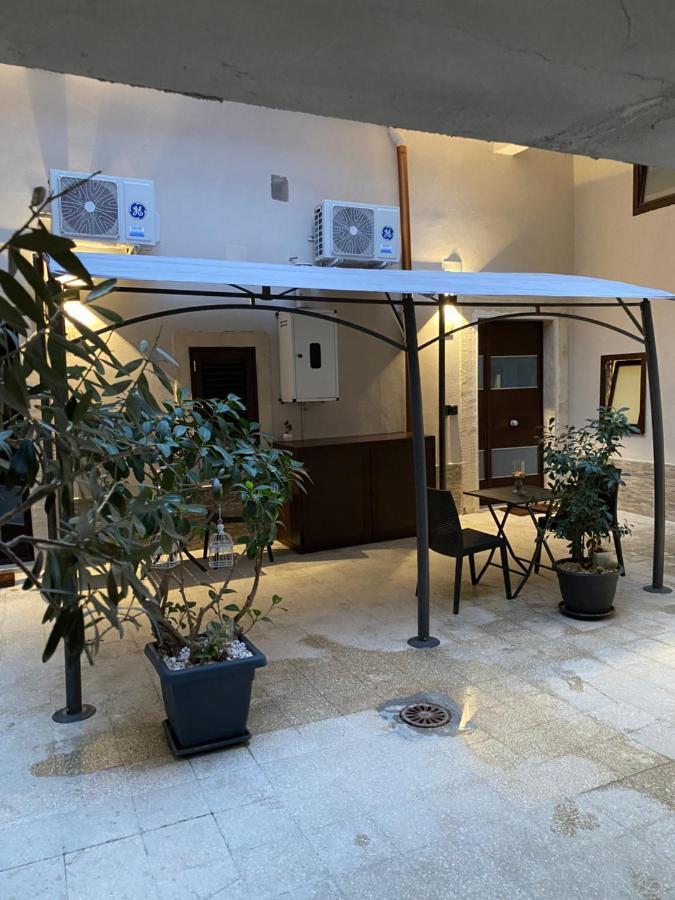 Il Cortiletto28 Rooms & House Syrakus Exterior foto